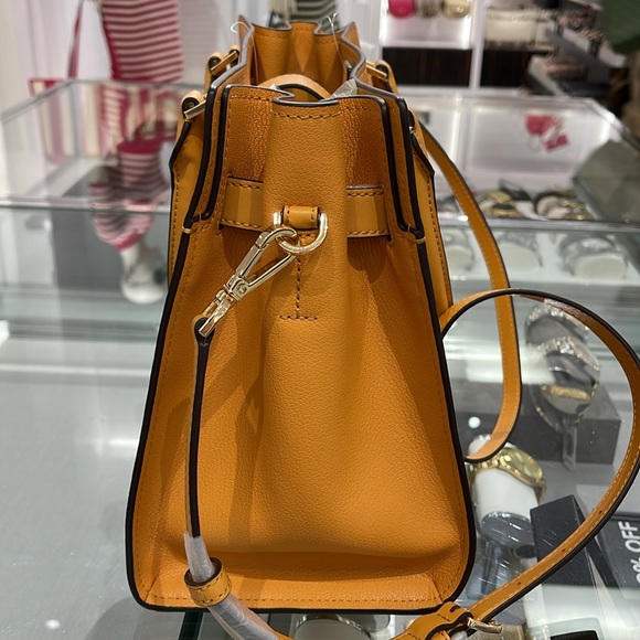 MICHAEL KORS HAMILTON MEDIUM SATCHEL
COLOR: Cider
NWT - Picture 4 of 16